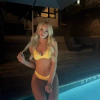 kenziesmithh.jpg