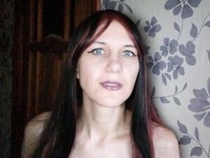 alissared81.jpg