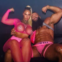 glorycouple_xlive.jpg