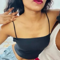 indian_couple_live.jpg