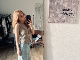 lisasmall.jpg
