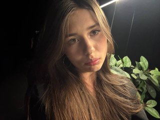 elly-b1oom.jpg