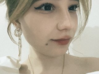misslovelly.jpg