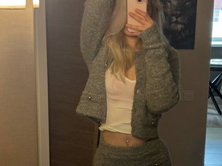 blondiecharm.jpg