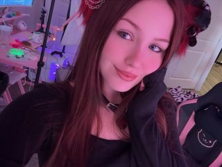 scarlettlovebaby.jpg